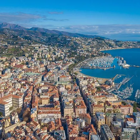 Giannina Few Meters From Theater Ariston - Happy Apartment